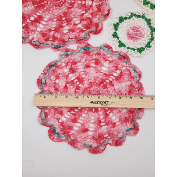 Lot of 5 doilies pink green white 7" - 12" 3 Diminsional Vintage - Picture 8 of 10